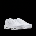 Nike Air Max Plus (Tn) in white. Designer Estate
